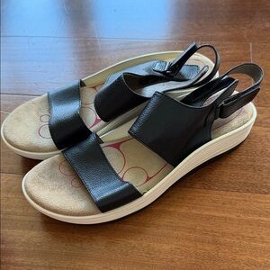 Bionica Black Leather Women's Sandals Size 8